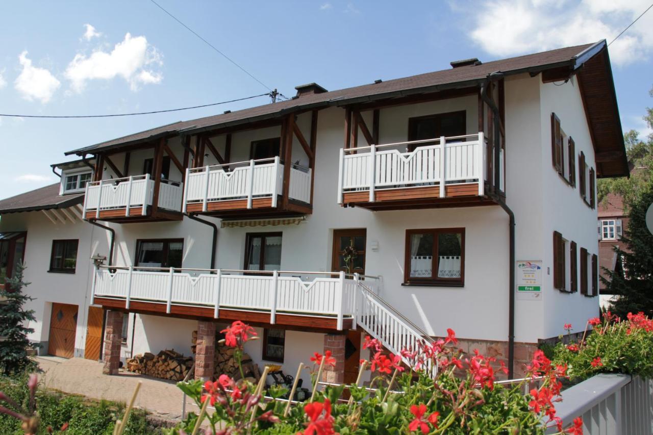 Schoenes Doppelzimmer Mit Separater Kueche Im Noerdlichen Nationalpark Schwarzwald Forbach Buitenkant foto